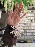 Load image into Gallery viewer, Quilling and Pearls Ornaments