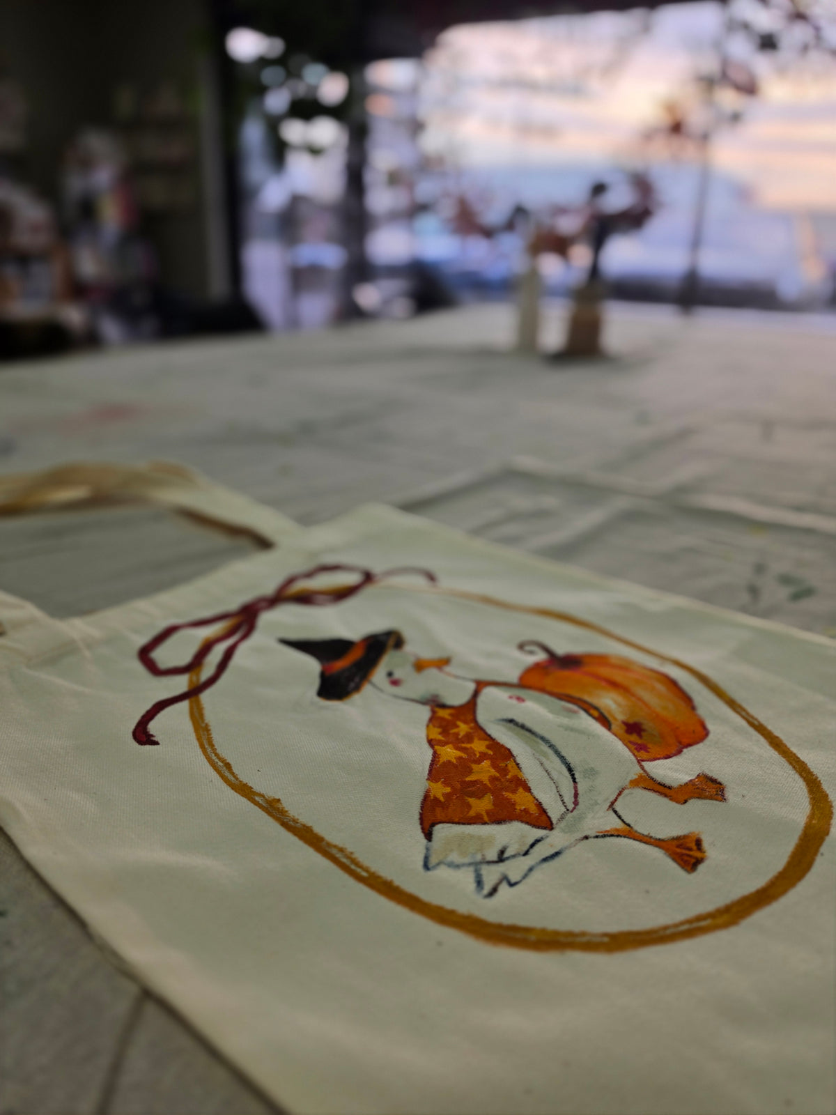 Meet and Make - Paint a Tote Bag (All ages)